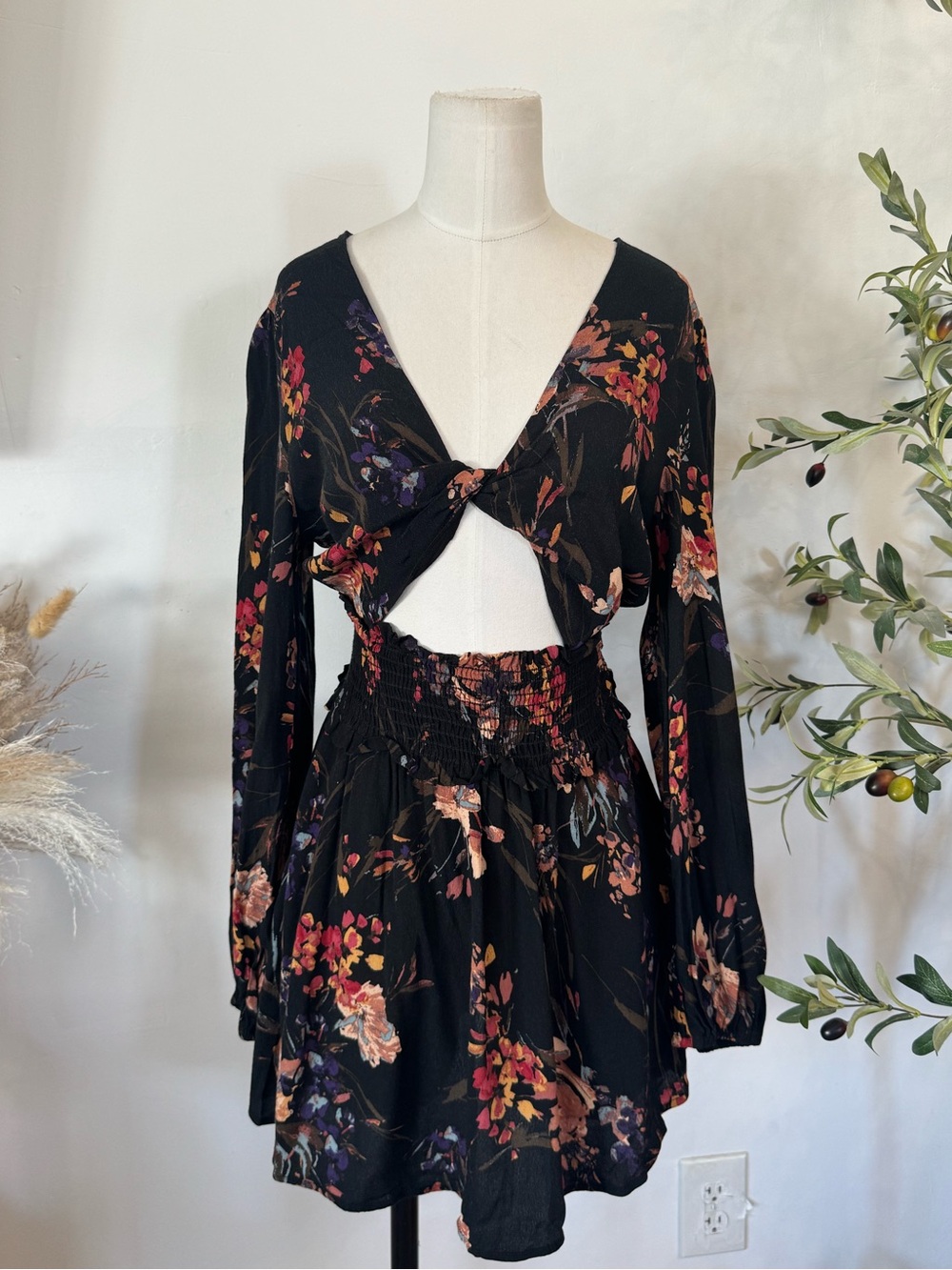 Blue Life Black Floral Tie Front Cutout Dress Size M 100% Rayon Boho